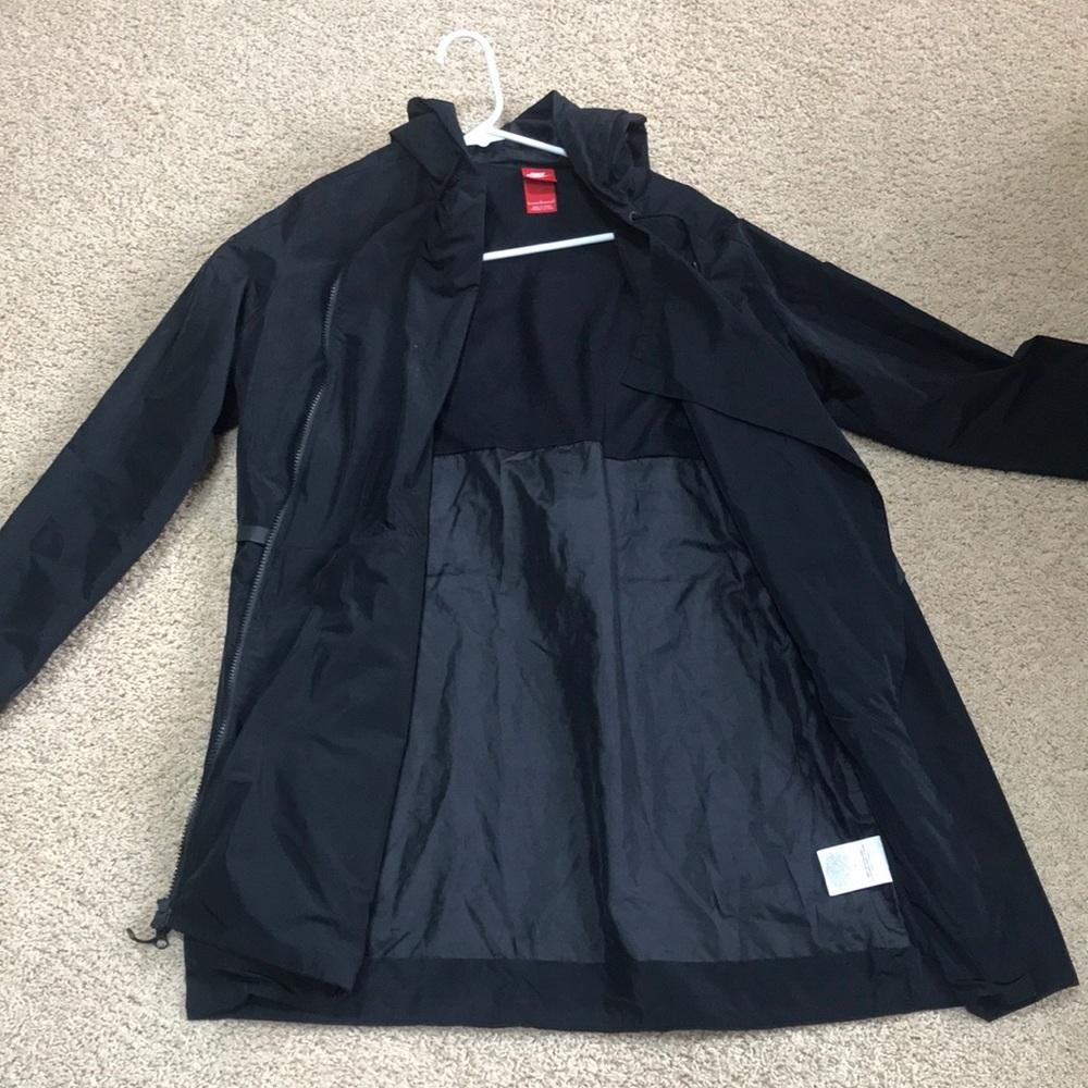 Women’s Nike windbreaker